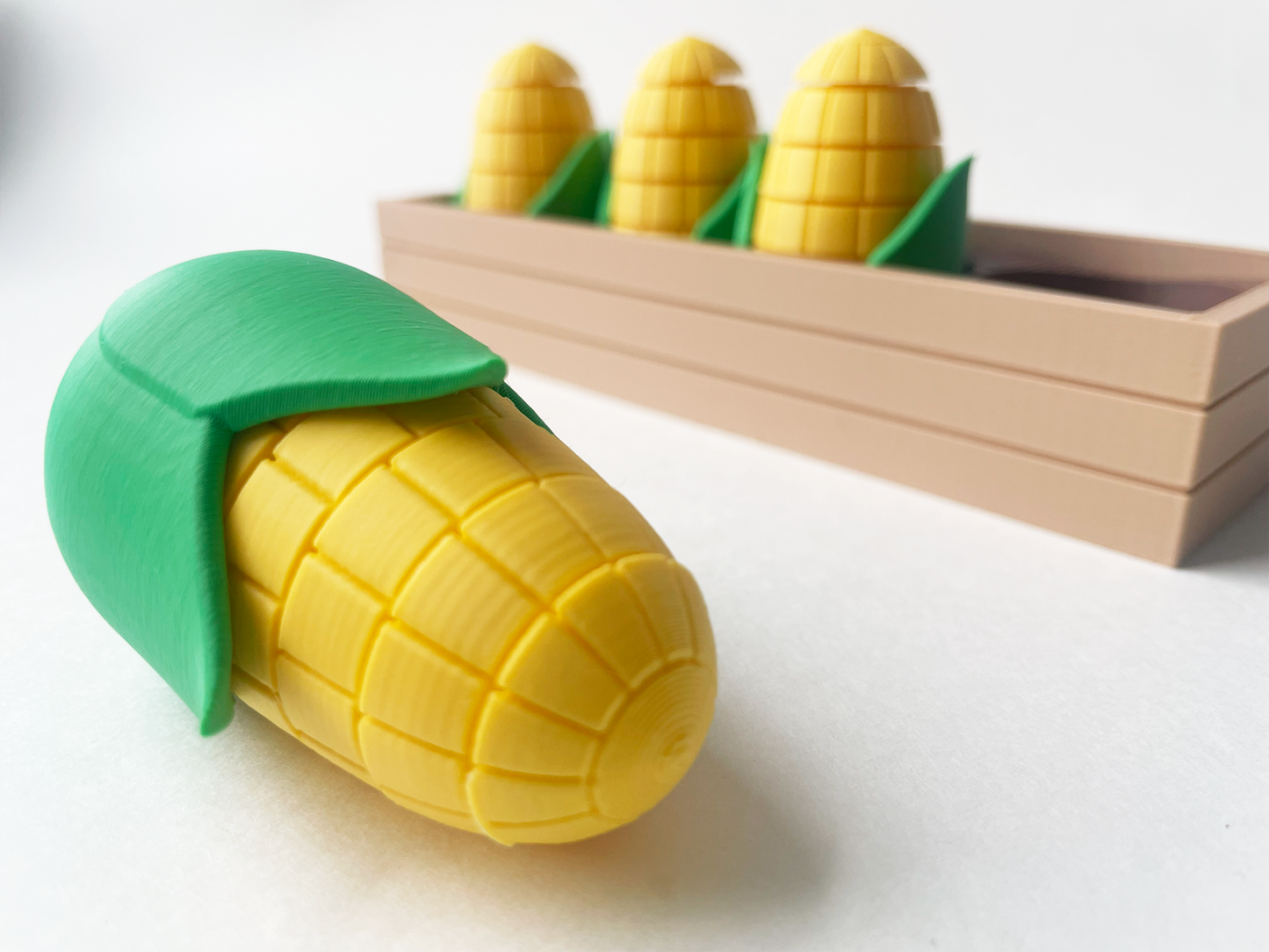 Mom's American Corn Garden Set on a Linear Plate - Articulated Garden for Tabletop Tactile Play & Stress Relief