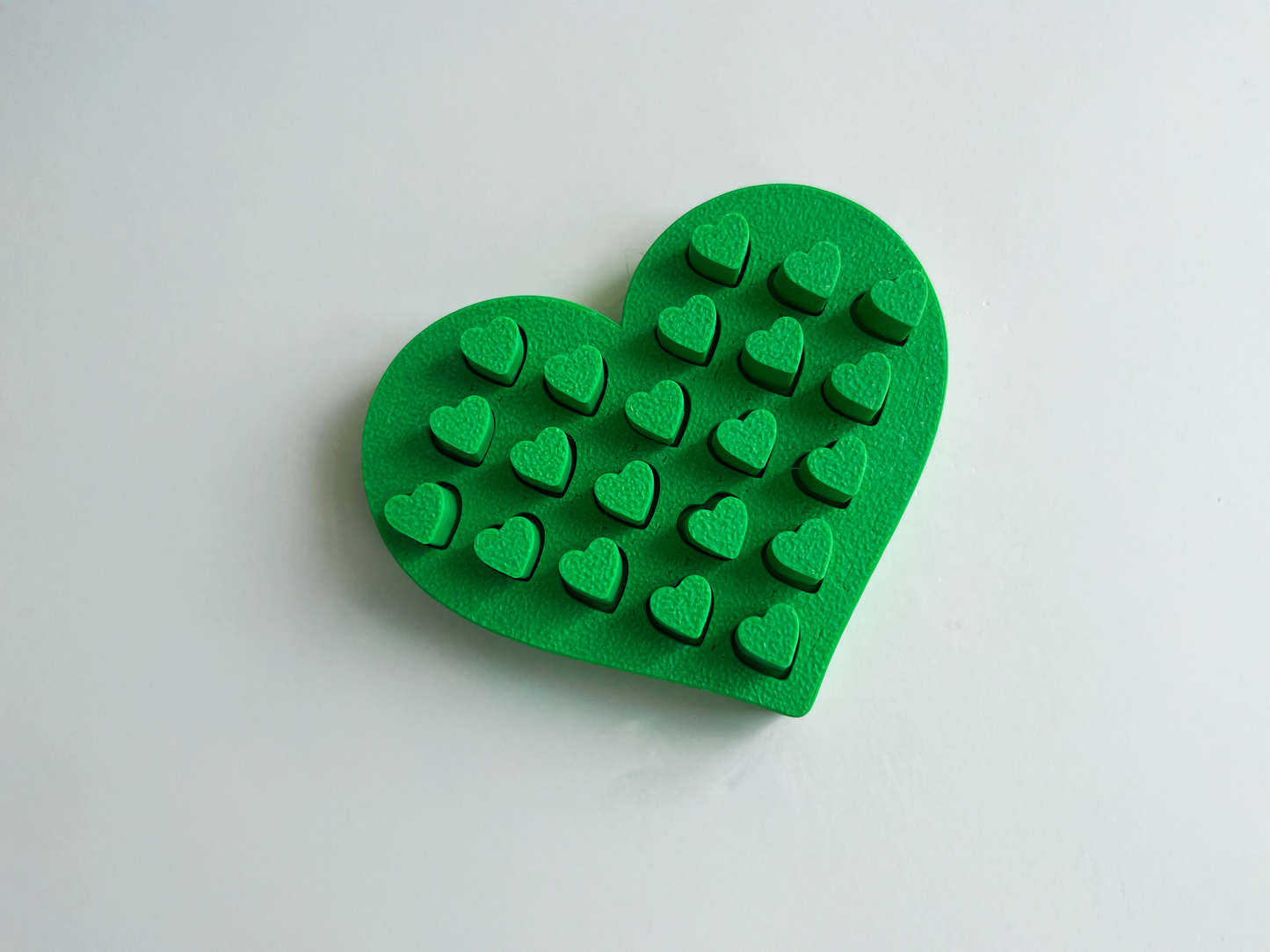 Mom’s Tactile Green Heart Fidget Toy for Pretend Loving Play