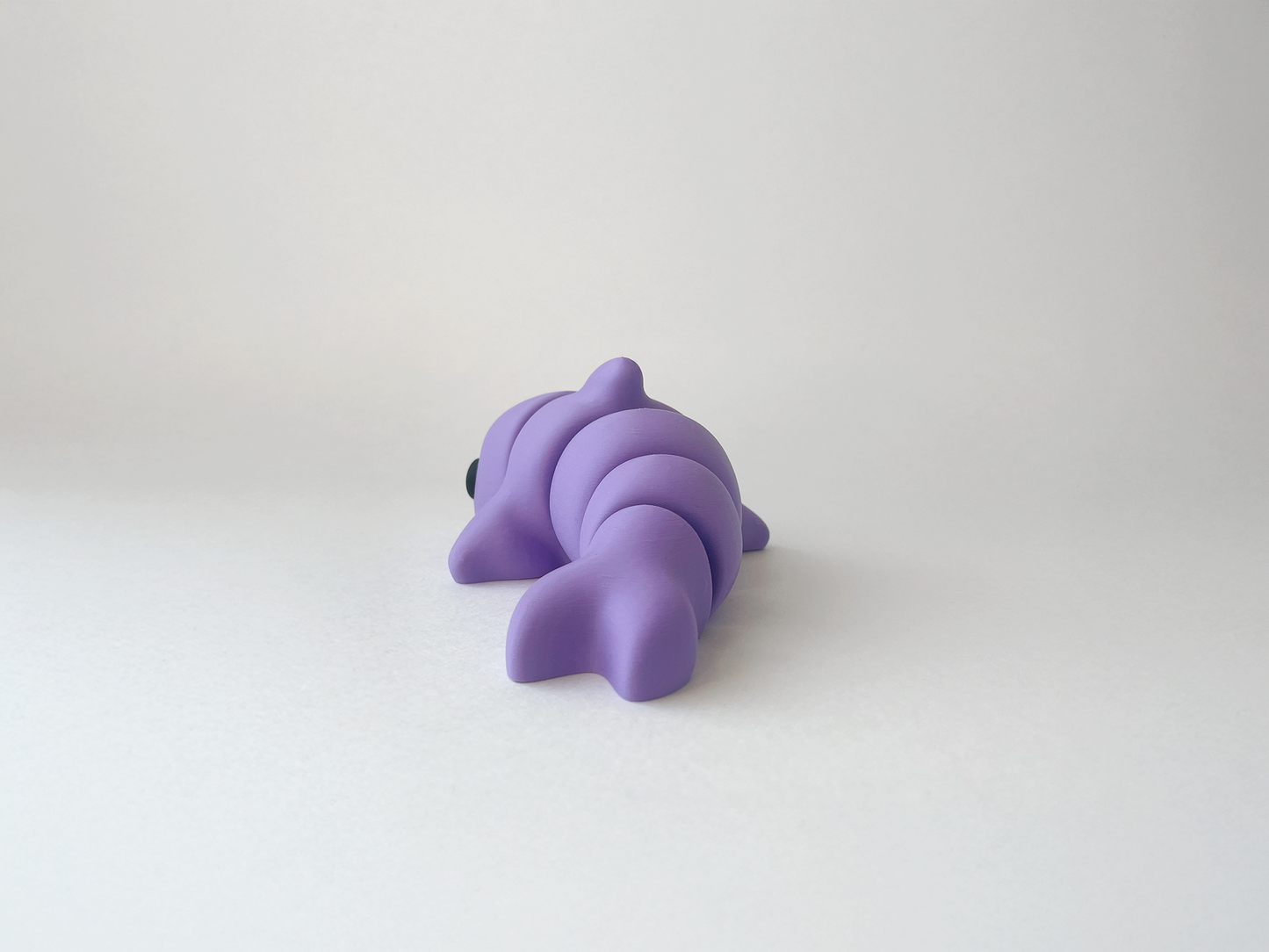ZOU's Purple Dolphin Fidget Toy - Medium High-Quality 3D-Printed Articulated Buddy with Tiki-Taka Noise for Indoor and Outdoor Play & Stress Relief