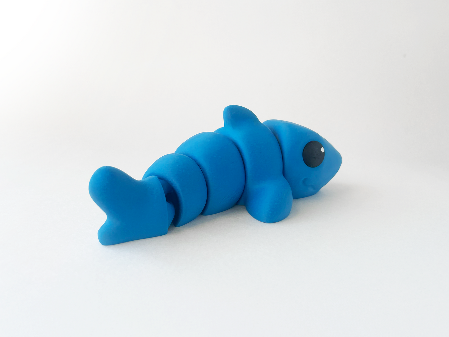 ZOU's Blue Shark Fidget Toy - Medium High-Quality 3D-Printed Articulated Buddy with Tiki-Taka Noise for Indoor and Outdoor Play Stress Relief