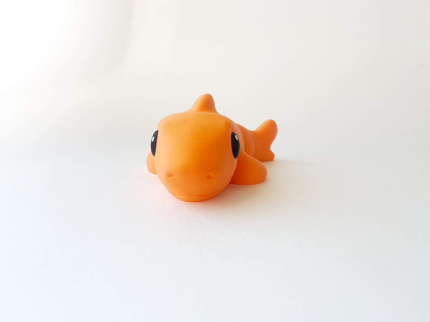 ZOU's Orange Shark Fidget Toy - Medium High-Quality 3D-Printed Articulated Buddy with Tiki-Taka Noise for Indoor and Outdoor Play Stress Relief
