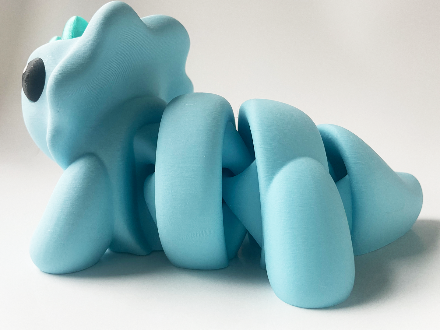 ZOU's BIG Blue Triceratops Dino Fidget Toy - High-Quality 3D Printed Articulated Dinosaur for Indoor & Outdoor Stress Relief Play