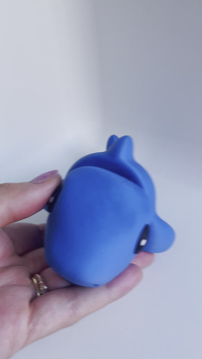 ZOU's Blue Shark Fidget Toy - Medium High-Quality 3D-Printed Articulated Buddy with Tiki-Taka Noise for Indoor and Outdoor Play Stress Relief