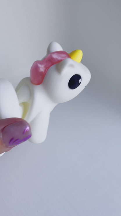ZOU's Baby White Unicorn Fidget Toy - High-Quality 3D-Printed Articulated Unicorn with Tiki-Taka Noise for Indoor and Outdoor Play & Stress Relief