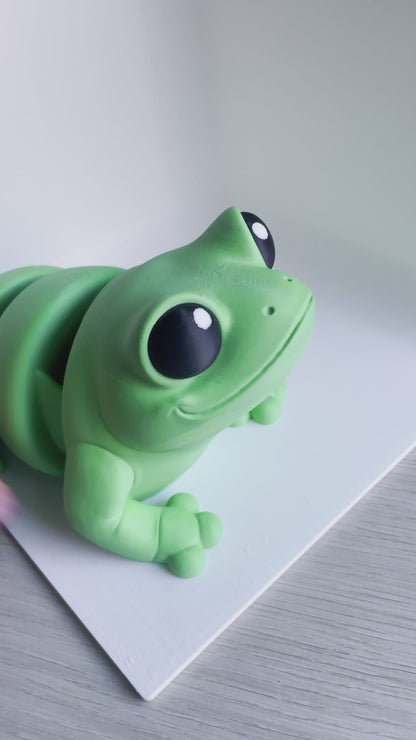 ZOU's BIG Green Frog Fidget Toy - Large High-Quality 3D Printed Articulated Froggy for Indoor & Outdoor & Stress Relief Play